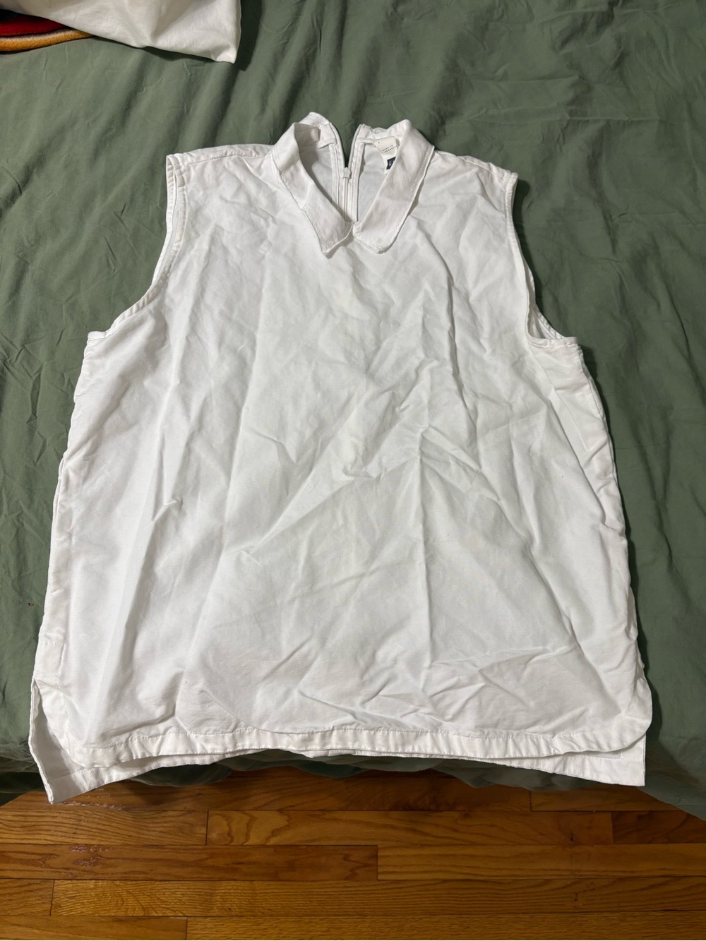 GAP White Sleeveless Collared Tank Top